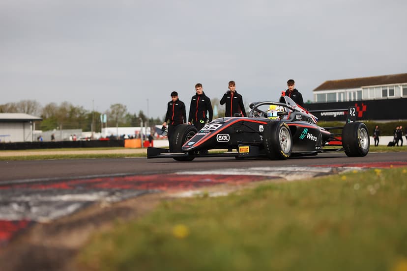 Sheffield’s Simoda Powers Up British F4 Star Rowan Campbell-Pilling